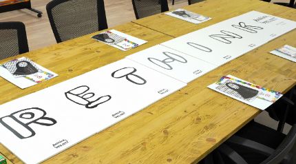 最も良いコンセプトとデザインを持つフォント形状案を1案選出する。